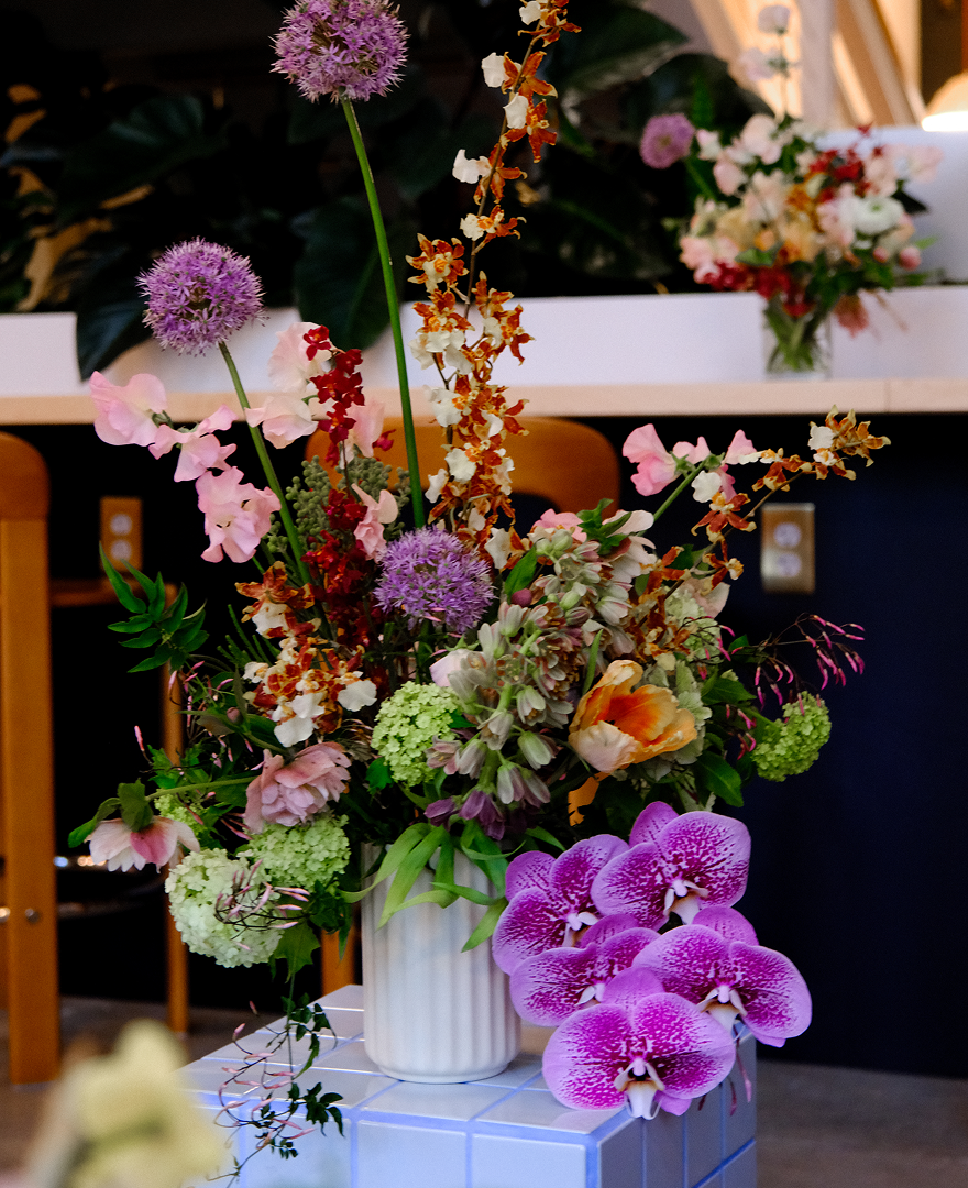 Welcome/Bar Arrangement